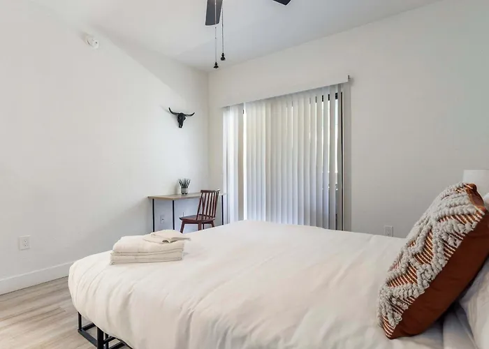 2br Cozysuites At Kierland Commons With Pool #06 Scottsdale