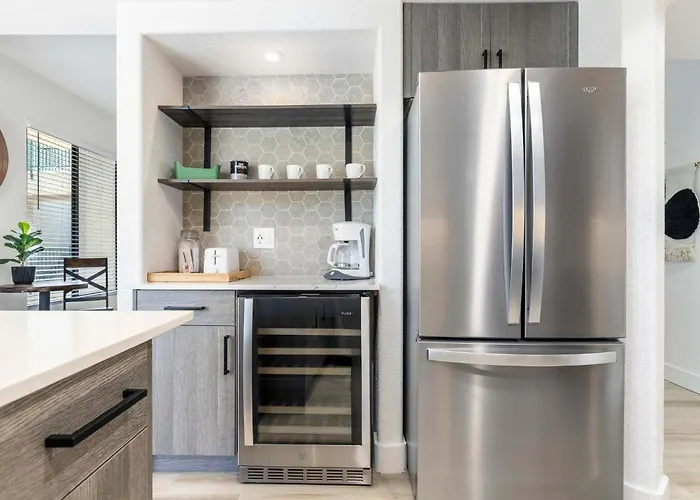 2br Cozysuites At Kierland Commons With Pool #06 Apartment *