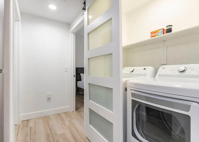 2br Cozysuites At Kierland Commons With Pool #06 Apartment *